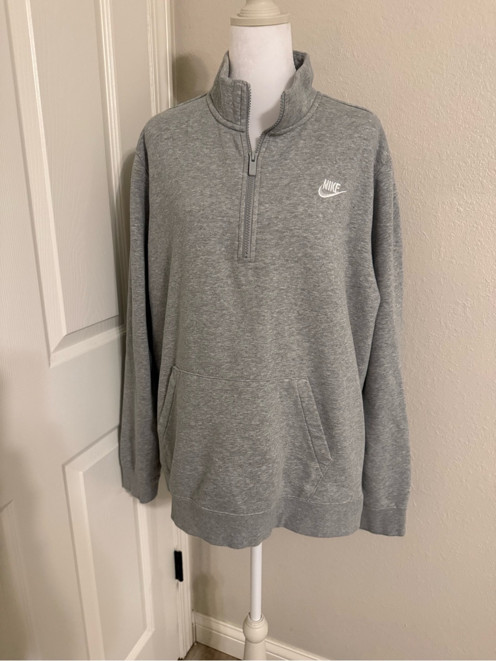 Nike Men’s Light Gray Half-Zip Sweater Pullover